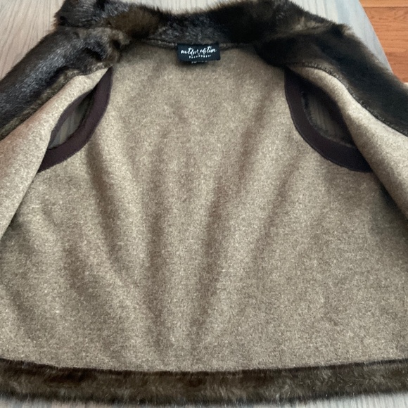 Faux Fur Vest. OUTDOOR EDITION by PARKHURST.  EXCELLENT CONDITION! Very pretty! - Picture 3 of 9